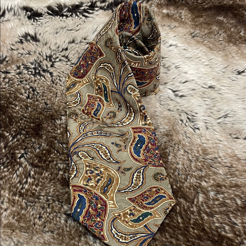 Bugatti Men's Paisley Patterned 100% Italian Silk Necktie Luxury Vintage Boss
